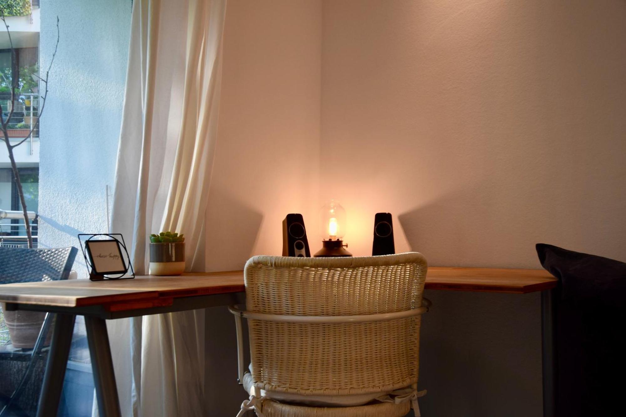Stilvolle Wohnung Mit Balkon & Parkplatz รอสต็อค ภายนอก รูปภาพ