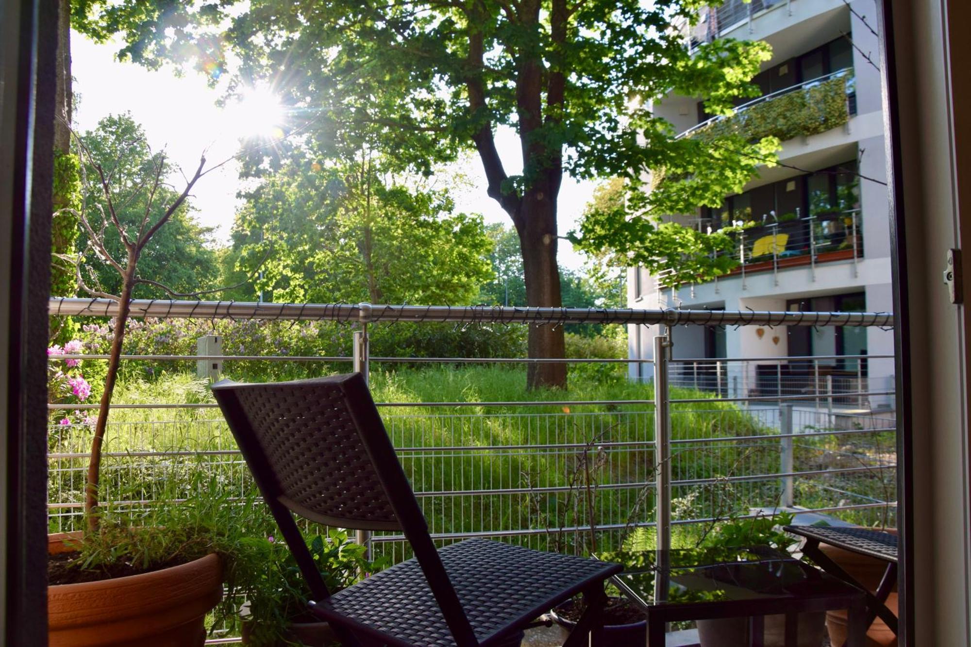 Stilvolle Wohnung Mit Balkon & Parkplatz รอสต็อค ภายนอก รูปภาพ