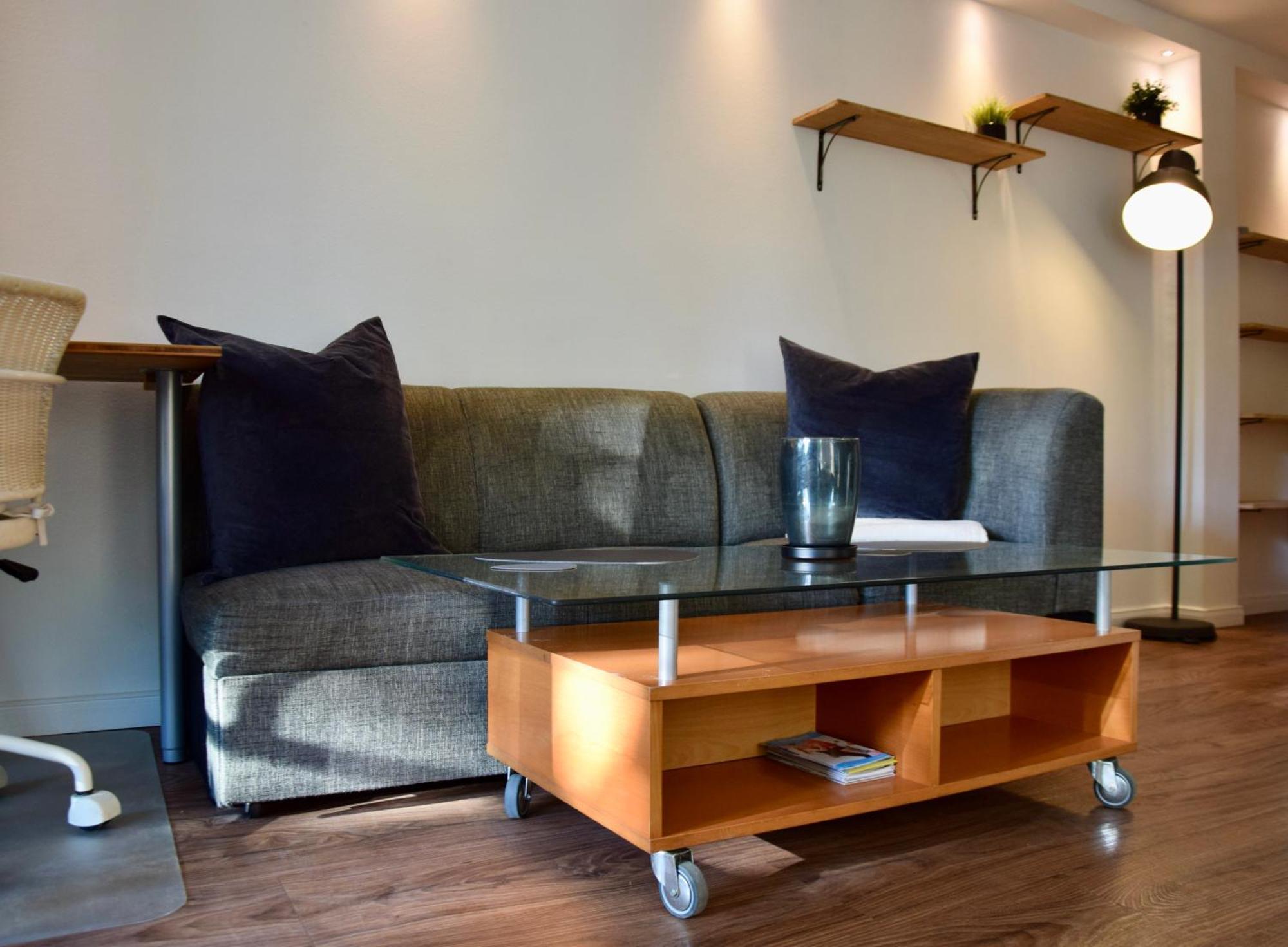Stilvolle Wohnung Mit Balkon & Parkplatz รอสต็อค ภายนอก รูปภาพ